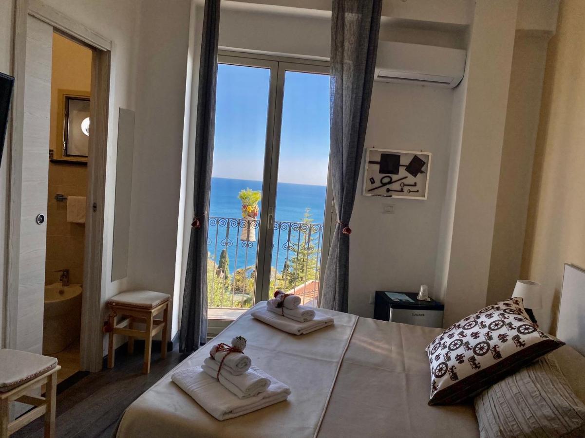 Chiaro Di Luna Taormina Eksteriør billede
